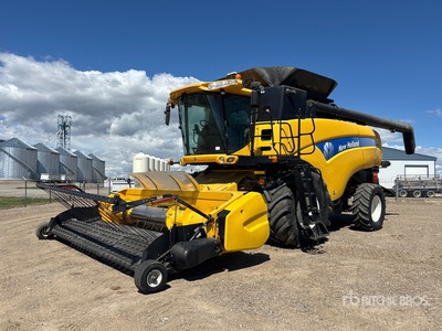 2010 New Holland CX8080 Mietitrebbia