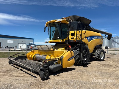 2013 New Holland CX8080 Mähdrescher