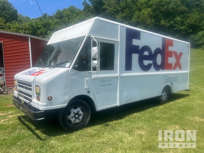 Freightliner MT35 Utilimaster 4x2 バントラック