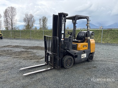1994 TCM FCG25T7T 4600 lb Cushion Tire Forklift (Inoperable)