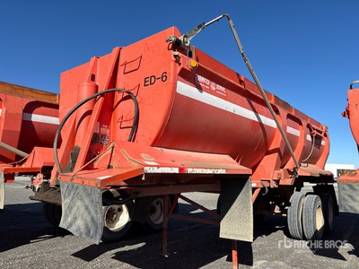 2003 Ranco 24 ft T/A Frameless Remolque banera