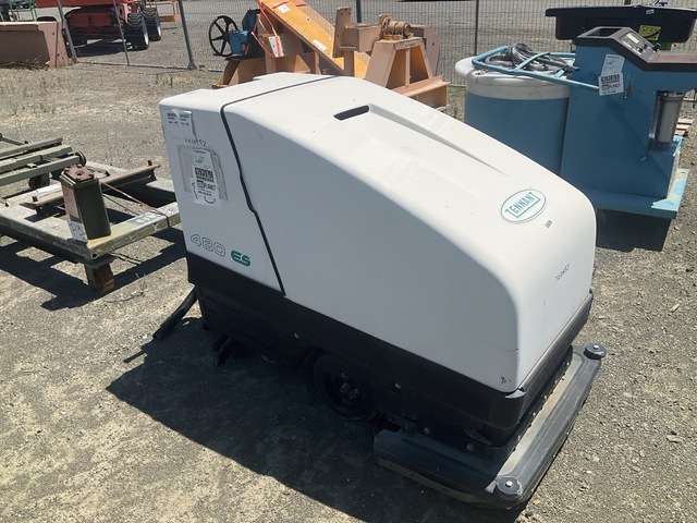Tennant ES 480 Walk-Behind Floor Scrubber