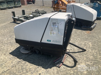 Tennant ES 480 Walk-Behind Floor Scrubber