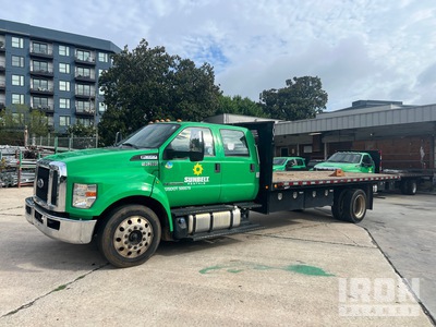 2017 Ford F-650 4x2 Crew Cab Flatbed Truck