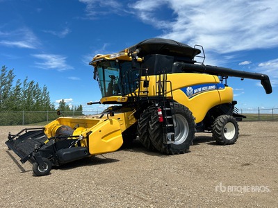 2012 New Holland CR8090 Mietitrebbia