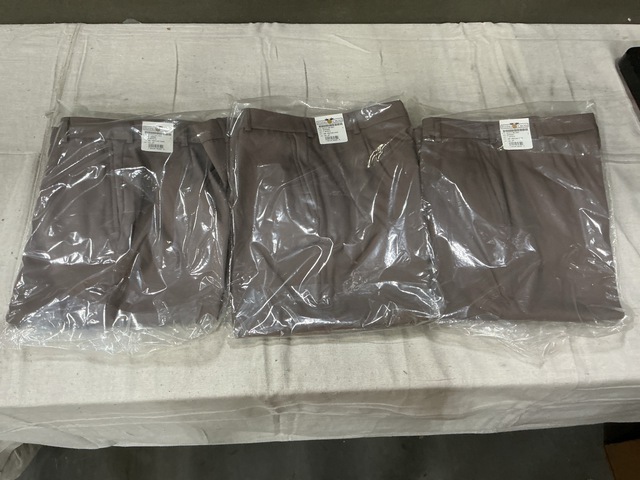 (407) Pairs of Women&rsquo;s Slacks