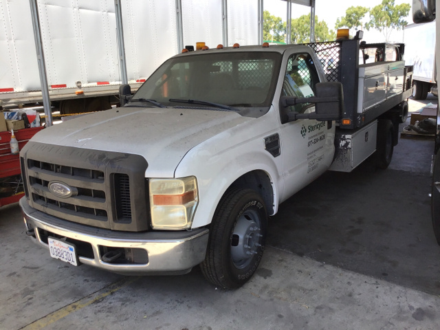 2008 Ford F-350 Super Duty S/A Flatbed Truck