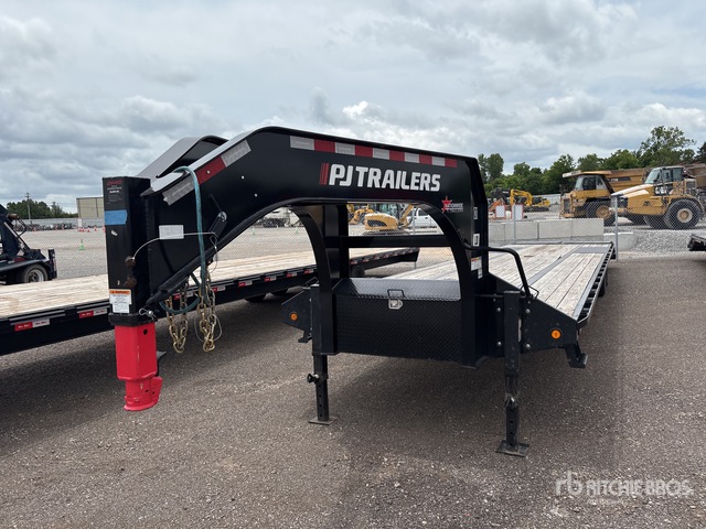 2026 PJ Trailers LD402 T/A Gooseneck Equipment Trailer