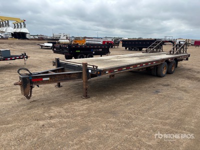 2002 FalCan 29.5 ft T/A Equipment Trailer