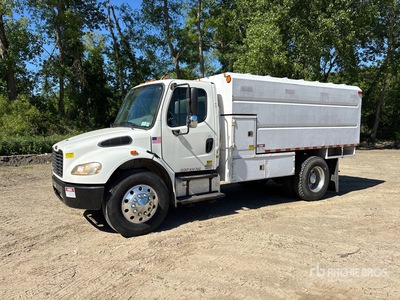 2004 Freightliner M2 106 4x2 チップトラック