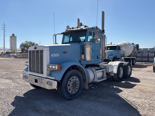 2005 Peterbilt 378 T/A Day Cab Truck Tractor