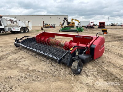 2024 Case IH 3016 15 ft Combine Pickup Header