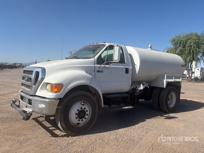 2007 Ford F-750 XL 2000 gal 4x2 Water Truck
