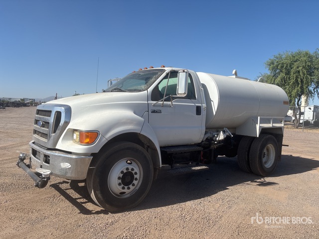 2007 Ford F-750 XL 2000 gal 4x2 Water Truck