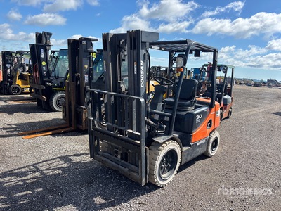 2017 Doosan G30E5 5450 lb Pneumatic Tire Forklift