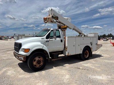 Altec TA41M 41 ft on 2000 Ford F-650 XL 4x2 Camion Nacelle