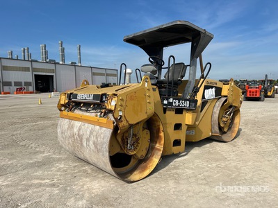 2005 Cat CB-534D Compacteur  double bille (Inoperable)