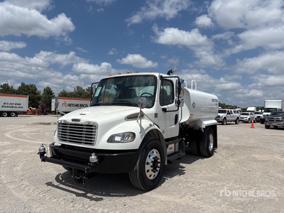 2019 Freightliner M2 106 4x2 Camion à eau