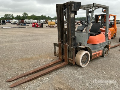 2001 Toyota 52-6FGC30-78 5250 lb Cushion Tire Forklift