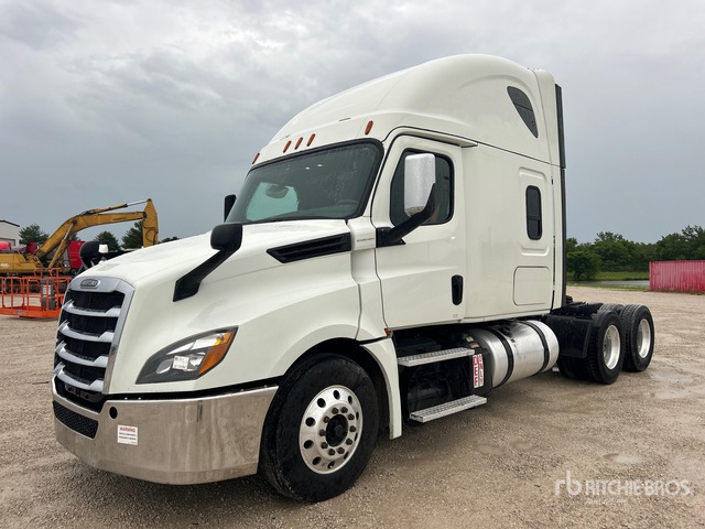 2019 Freightliner Cascadia 126 6x4 T/A Sleeper Truck Tractor