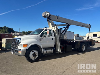 National 500E2 36000 lb Articulated Boom on 2013 Ford F-750 XL 4x2 Autocarro con braccio sollevamento
