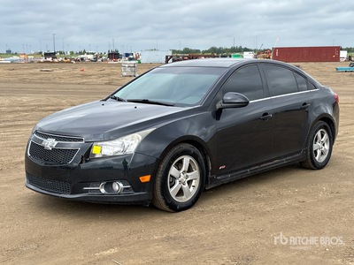 2013 Chevrolet Cruze 2LT Automobile