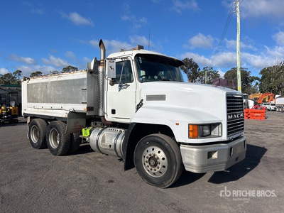1998 Mack CHR788RS Fleet-Liner 6x4 を見 Dump Truck