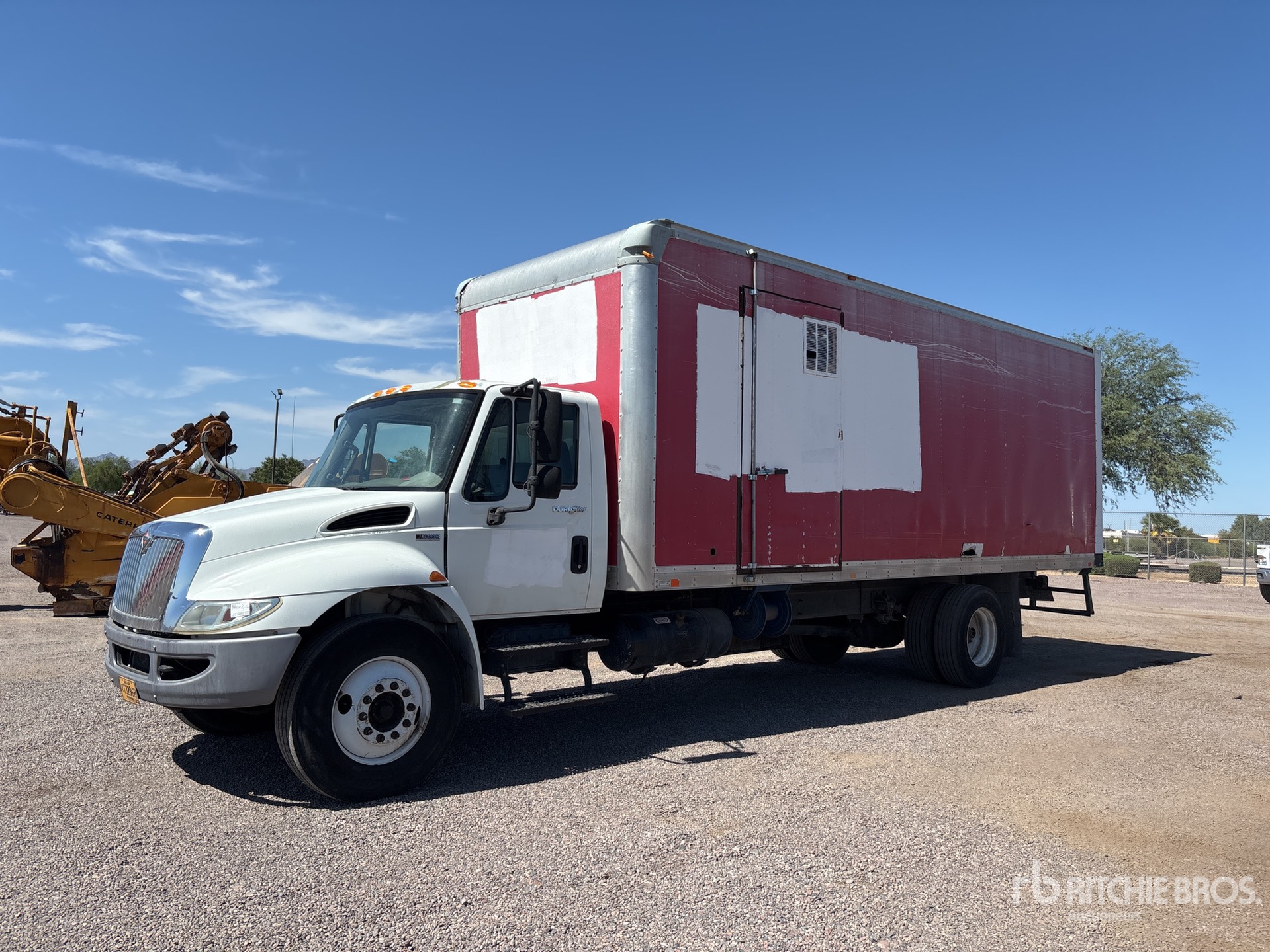2015 International 4300 4x2 Van Truck