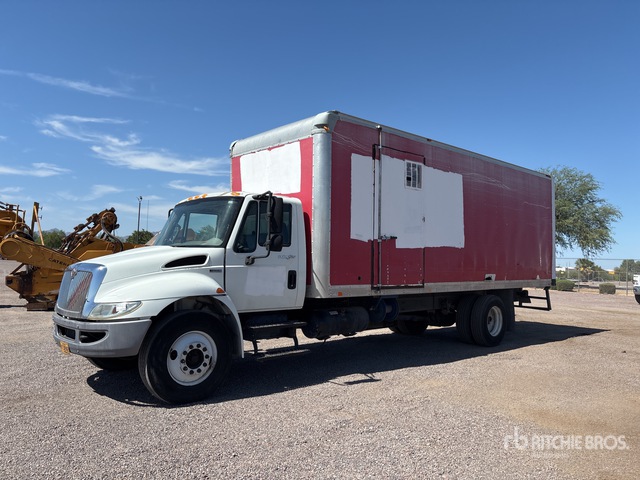2015 International 4300 4x2 Van Truck