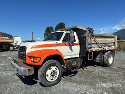 1996 Ford F-800 4x2 S/A Dump Truck