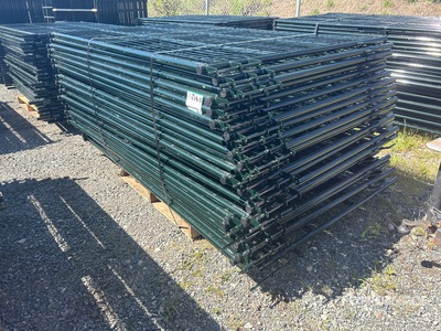 Quantity of (25) 2026 BYT MSPP07 7 ft Mesh Sheep Panneau pour bétail (Unused)