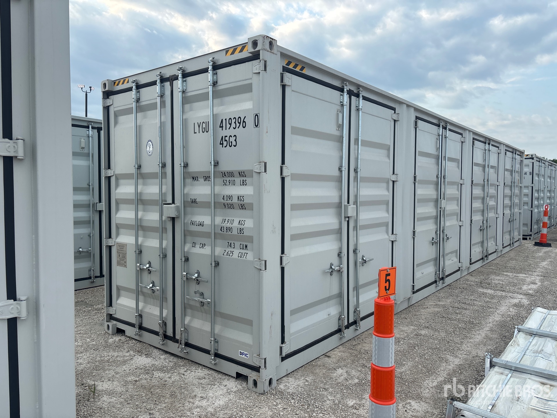 2026 40 ft High Cube Multi-Door Storage Container