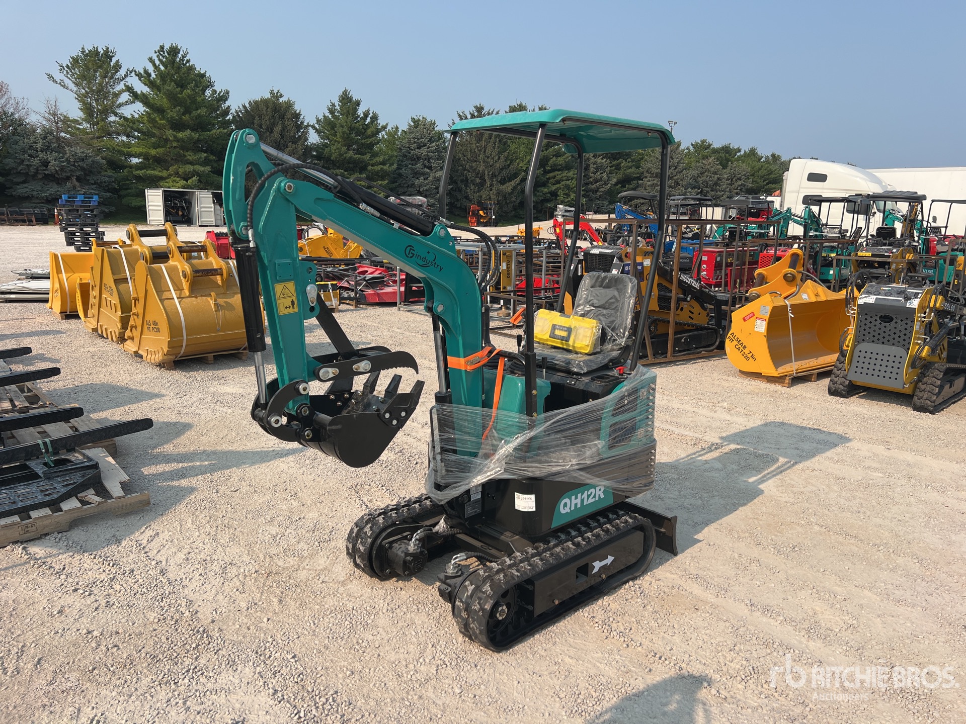 2026 CFG QH12R Mini Excavator (Unused)