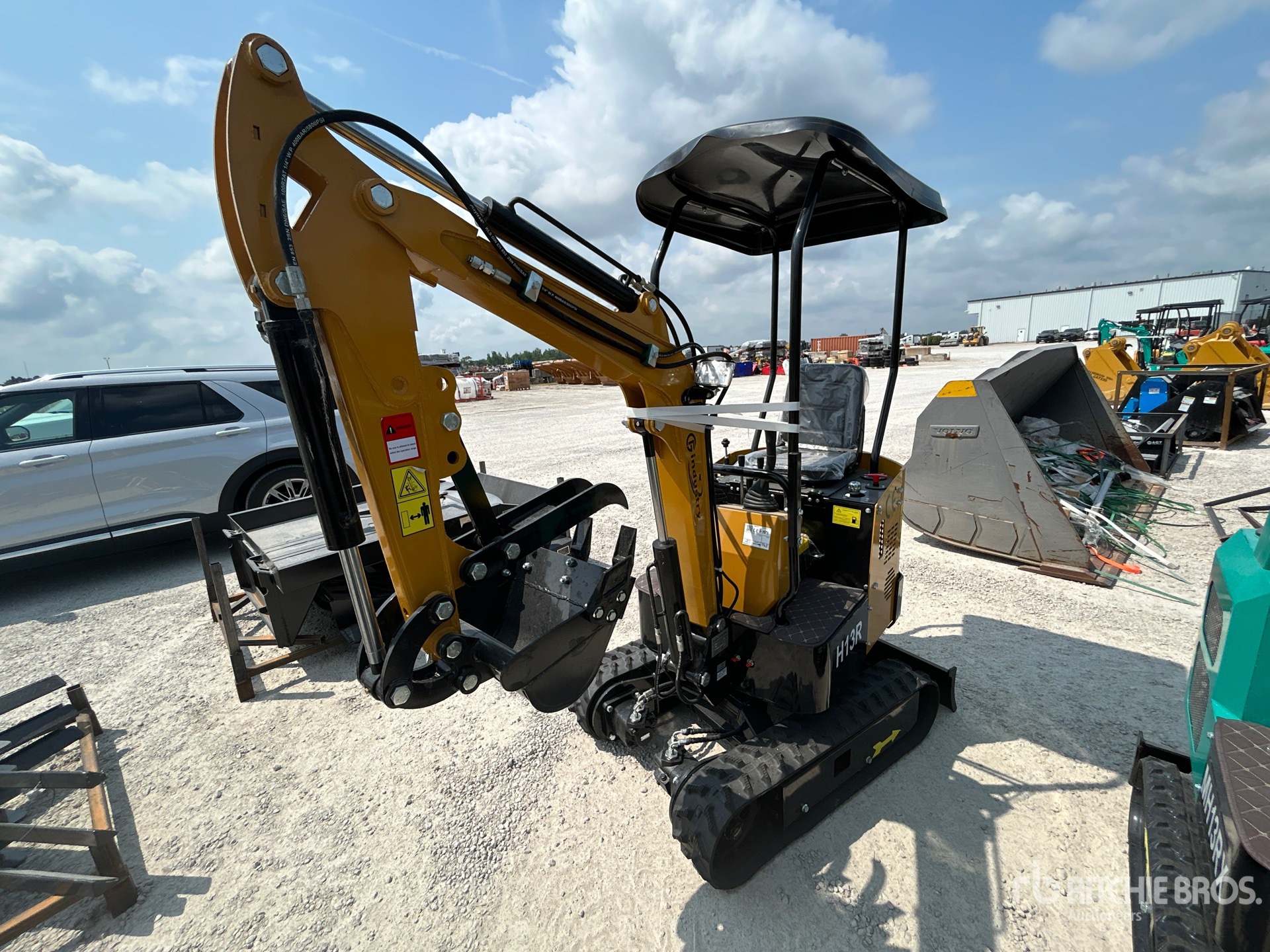 2026 CFG H13R Mini Excavator (Unused)