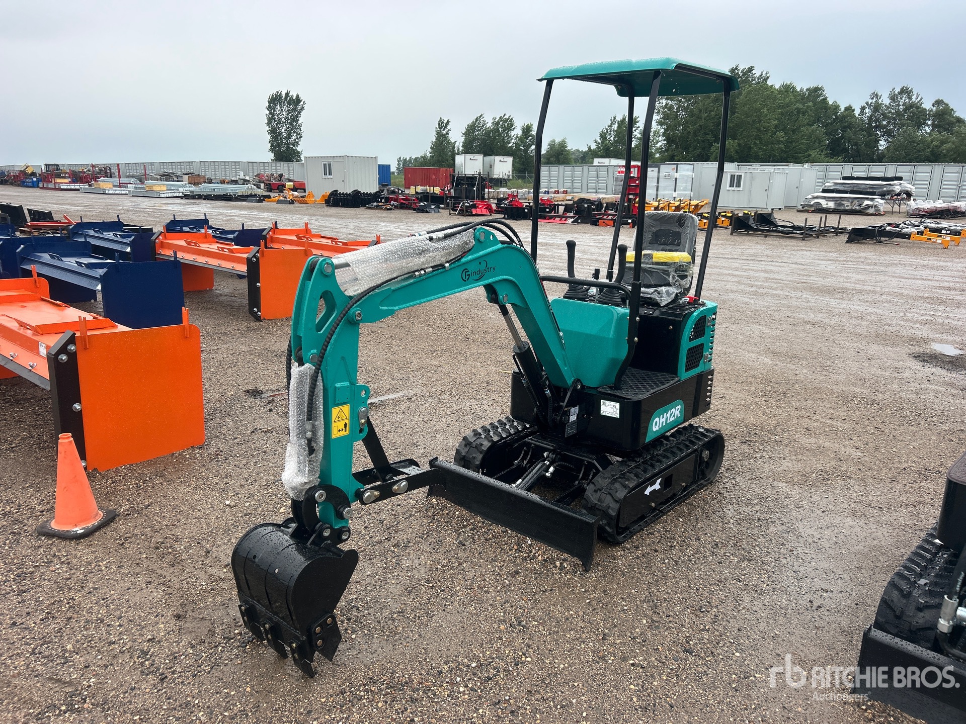 2026 CFG QH12R Mini Excavator (Unused)