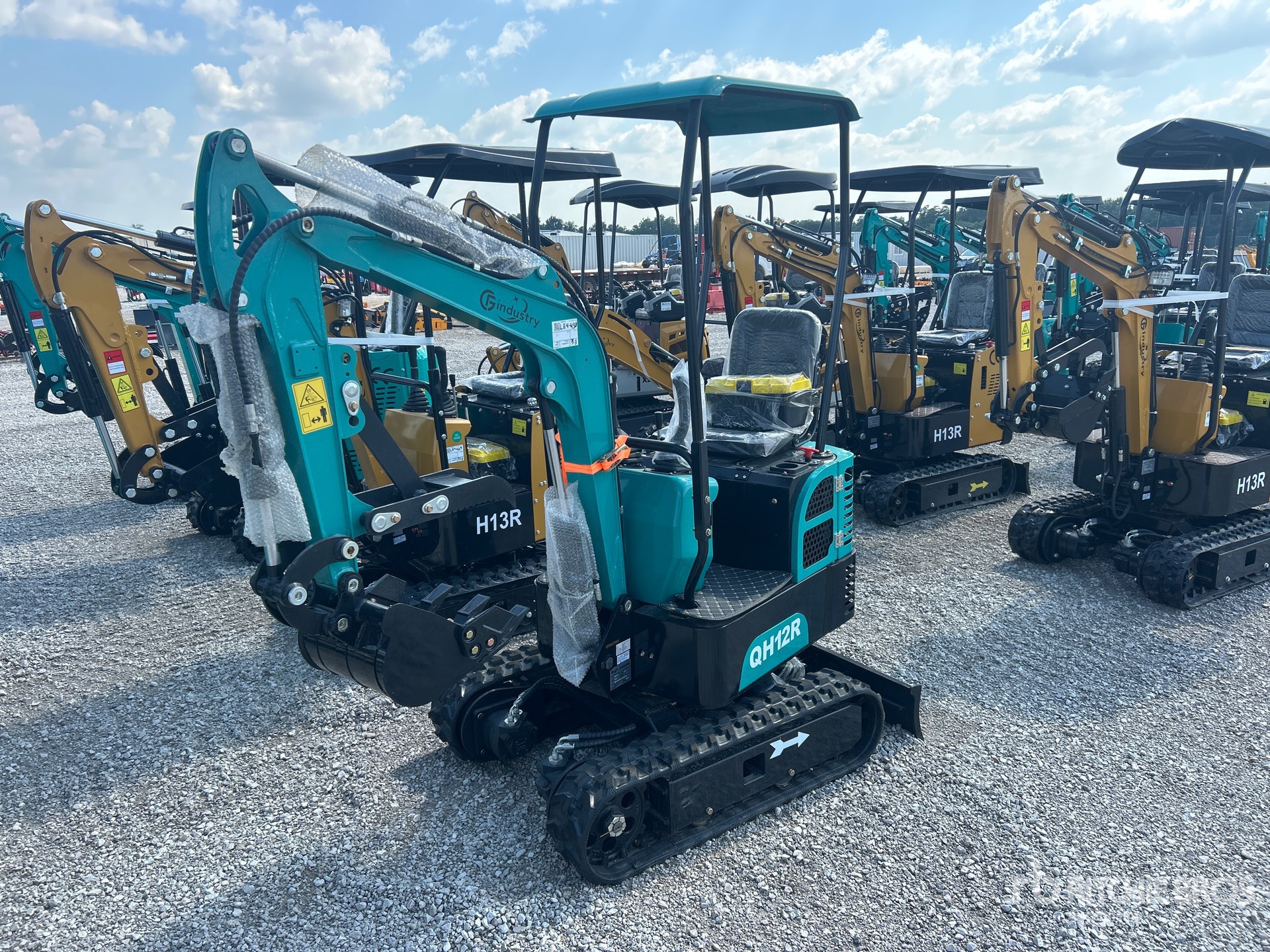 2026 CFG QH12R Mini Excavator (Unused)