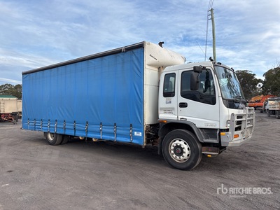 2001 Isuzu FVR900T 4x2 Glass Carrier Curtain Side Truck