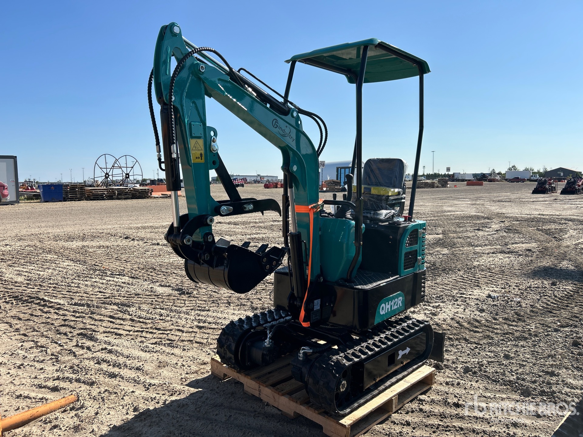 2026 CFG QH12R Mini Excavator (Unused)