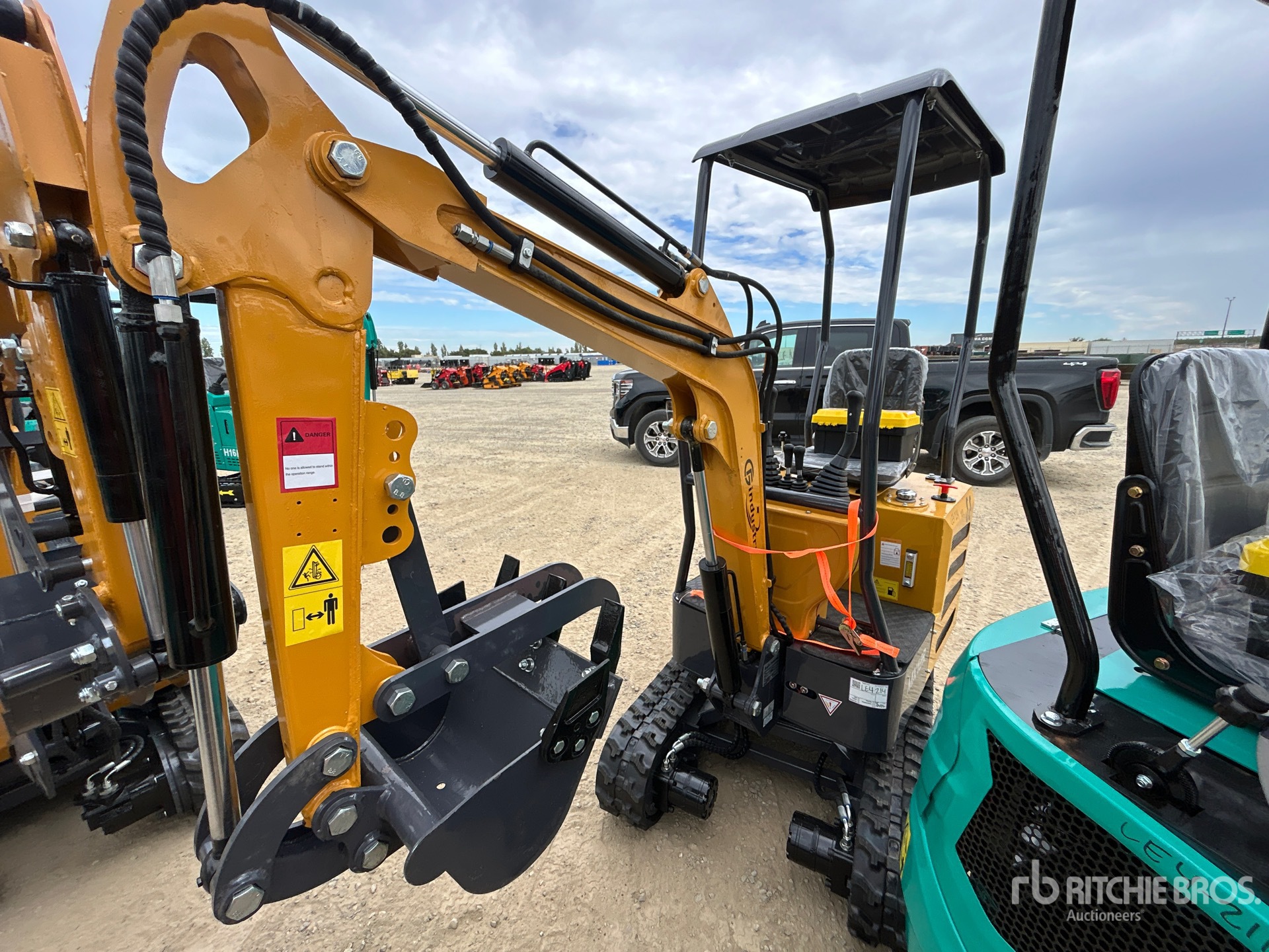2026 CFG MX12R Mini Excavator (Unused)