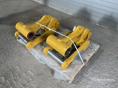 Quantity of (2) Cat CAT Stick Link fits on Mobile excavator