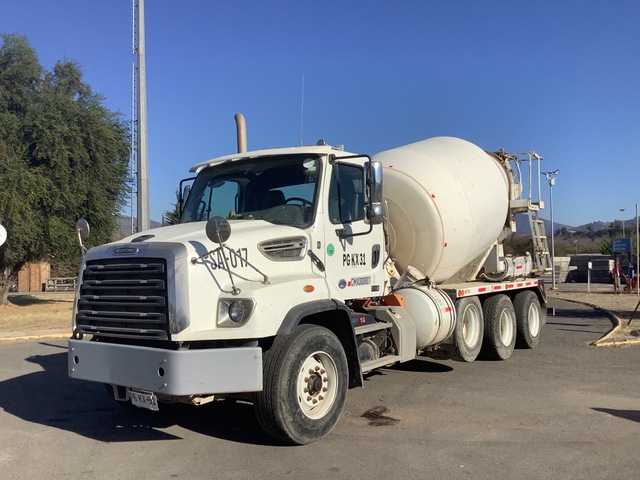 2019 Freightliner 114SD 8x4 Mixer Truck