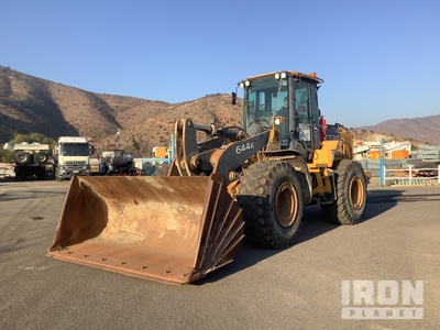 2015 John Deere 644K جرافة
