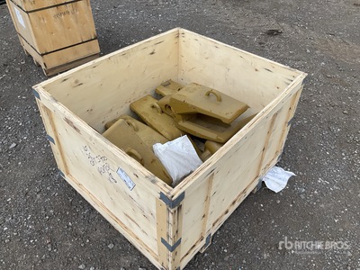 Quantity of (8) Strickland Excavator Bucket Adaptor Varios, accesorio para excavadora - Fits Cat J700 (Unused)