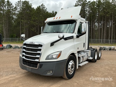 Freightliner Cascadia 126 6x4 Cabeza Tractora Cabina Corta