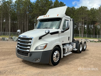 2021 Freightliner Cascadia 126 6x4 T/A Day Cab Truck Tractor