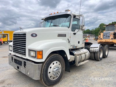2013 Mack CHU613 Pinnacle 6x4 T/A Day Cab Truck Tractor