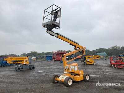 2015 Nifty-Lift HR12NDE 2WD Hybrid Articulating Boom Lift