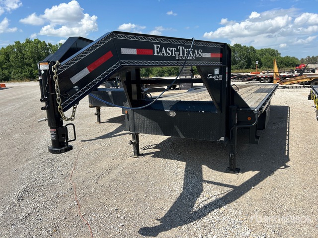 2026 East Texas Trailers 24 ft T/A Gooseneck Tilt Deck Trailer