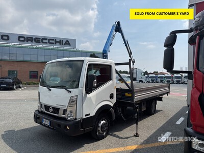 Saracca 730 2S 700 kg on 2015 Nissan Cabstar NT400 35.14 Pritschenwagen mit Kran