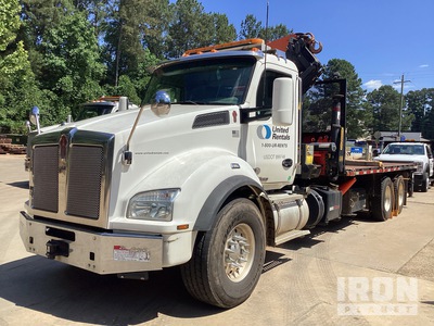Palfinger Crane on 2019 Kenworth T880 DCD 6x4 Flatbed Truck